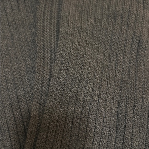 Banana Republic Extra Fine Italian 100% Merino Wool Black Scarf - Picture 3 of 4